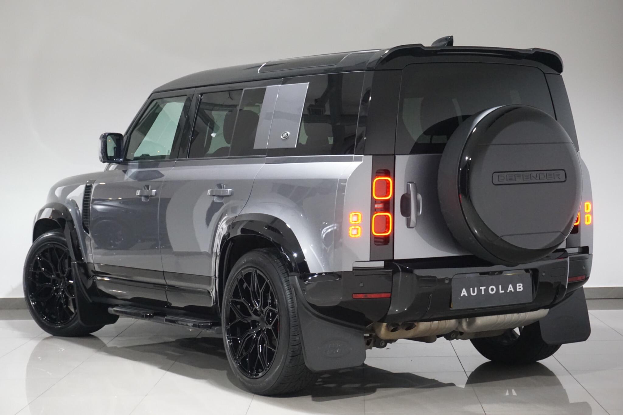 Land Rover Defender 110 3.0 D200 MHEV SE SUV 5dr Diesel Auto 4WD Euro 6 (s/s) (200 ps)